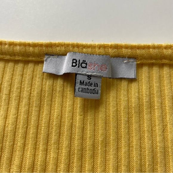 BLĀSHE, YELLOW TOP, SHORT SLEEVED, U TOP, SMALL - Picture 5 of 7